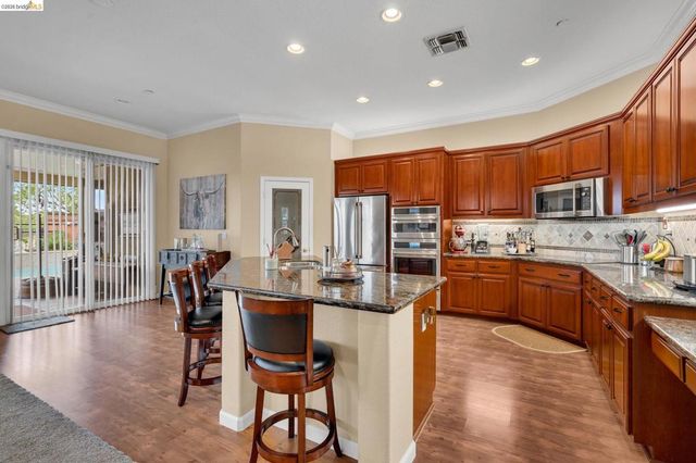 2611 Torrey Pines Dr, Brentwood, CA 94513