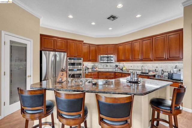 2611 Torrey Pines Dr, Brentwood, CA 94513