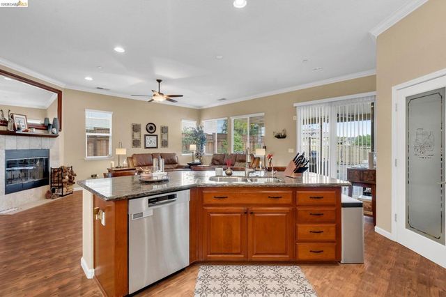 2611 Torrey Pines Dr, Brentwood, CA 94513