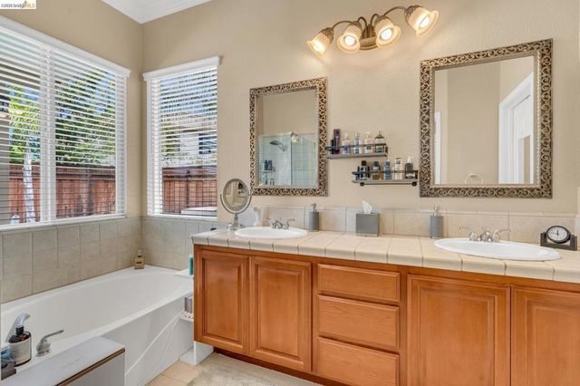 2611 Torrey Pines Dr, Brentwood, CA 94513