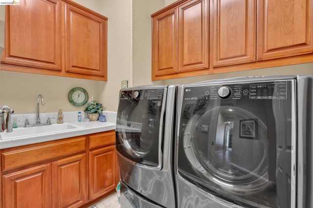 2611 Torrey Pines Dr, Brentwood, CA 94513