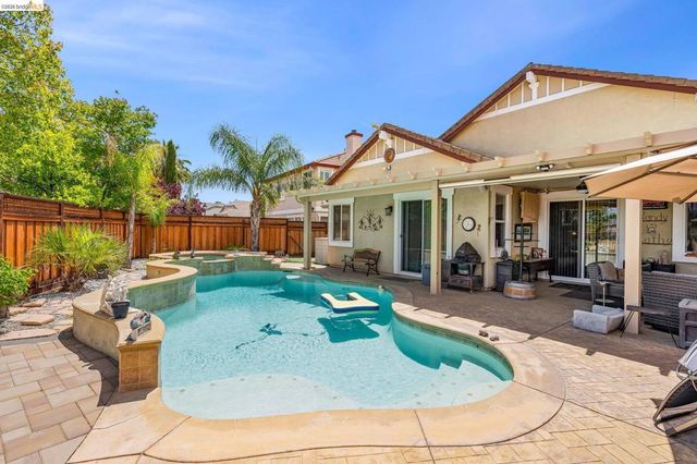 2611 Torrey Pines Dr, Brentwood, CA 94513