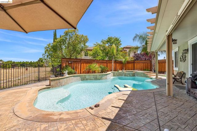 2611 Torrey Pines Dr, Brentwood, CA 94513