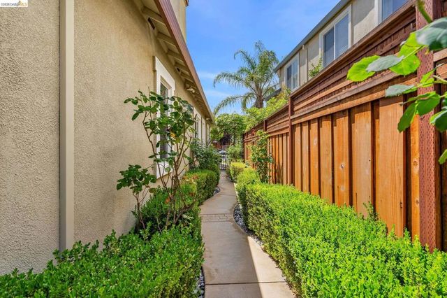 2611 Torrey Pines Dr, Brentwood, CA 94513