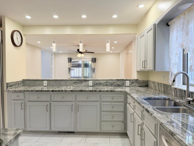 7209 Vista Del Arroyo Avenue NE, Albuquerque, NM 87109