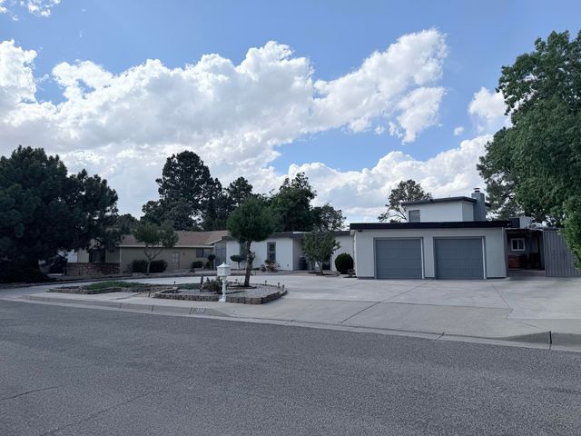 7209 Vista Del Arroyo Avenue NE, Albuquerque, NM 87109