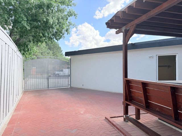 7209 Vista Del Arroyo Avenue NE, Albuquerque, NM 87109