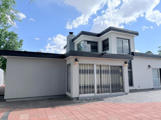 7209 Vista Del Arroyo Avenue NE, Albuquerque, NM 87109