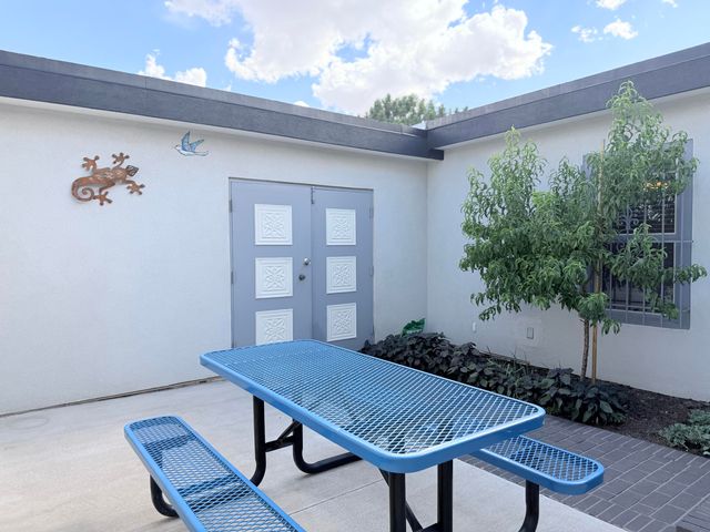 7209 Vista Del Arroyo Avenue NE, Albuquerque, NM 87109