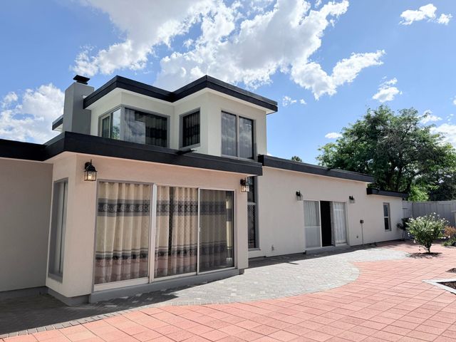 7209 Vista Del Arroyo Avenue NE, Albuquerque, NM 87109