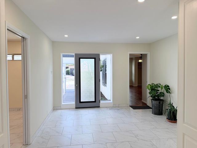 7209 Vista Del Arroyo Avenue NE, Albuquerque, NM 87109