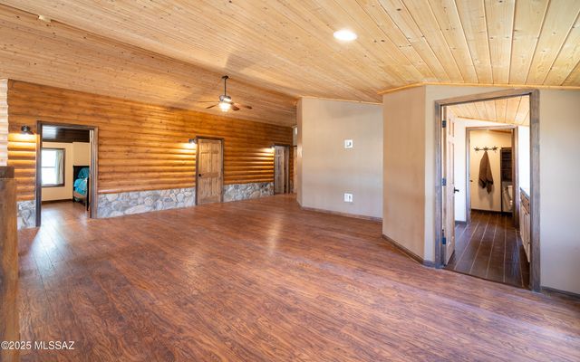 531 S Cody Loop Road, Oracle, AZ 85623