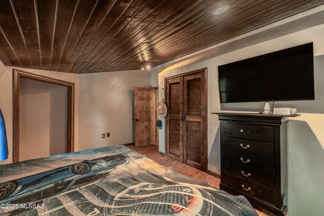 531 S Cody Loop Road, Oracle, AZ 85623