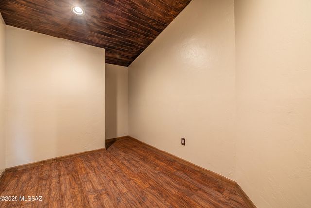 531 S Cody Loop Road, Oracle, AZ 85623