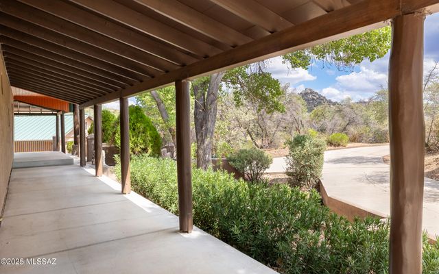 531 S Cody Loop Road, Oracle, AZ 85623