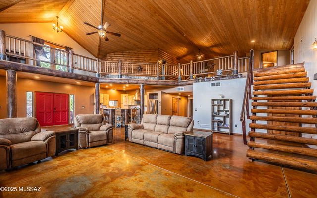 531 S Cody Loop Road, Oracle, AZ 85623