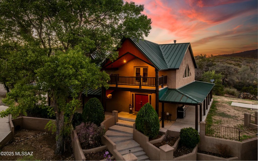 531 S Cody Loop Road, Oracle, AZ 85623