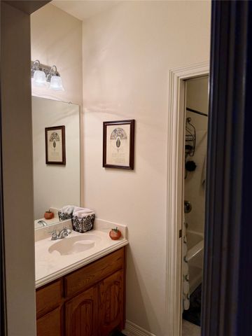 1333 E Highland Road, Waxahachie, TX 75167