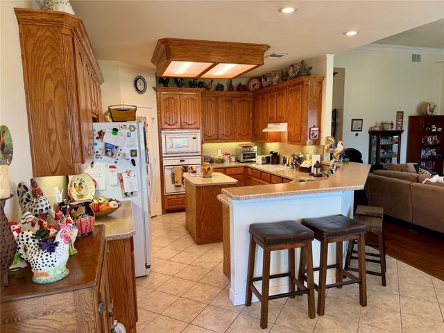 1333 E Highland Road, Waxahachie, TX 75167