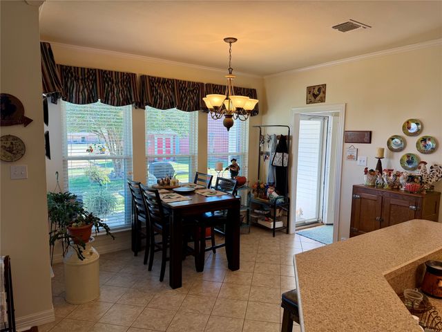 1333 E Highland Road, Waxahachie, TX 75167