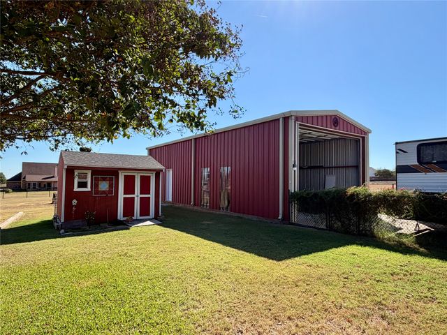 1333 E Highland Road, Waxahachie, TX 75167