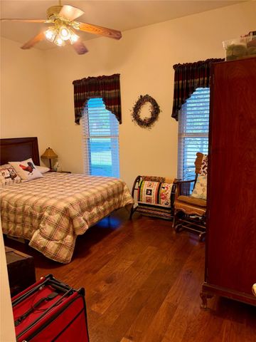 1333 E Highland Road, Waxahachie, TX 75167