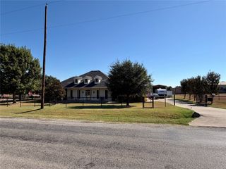1333 E Highland Road, Waxahachie, TX 75167