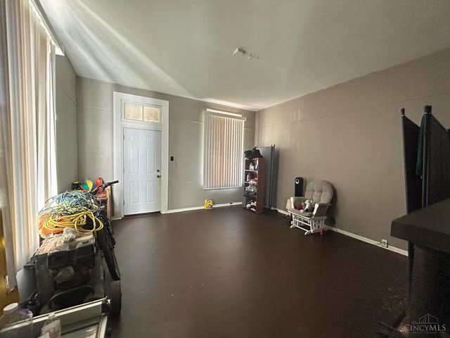 1242 Quebec Road, Cincinnati, OH 45205