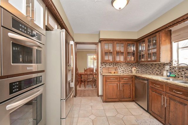 9811 Rocktree Drive, Houston, TX 77040
