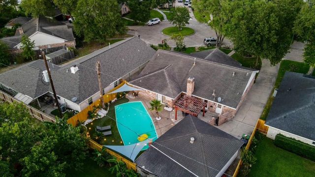 9811 Rocktree Drive, Houston, TX 77040