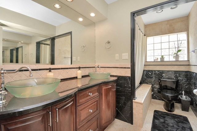 9811 Rocktree Drive, Houston, TX 77040