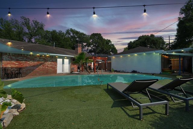 9811 Rocktree Drive, Houston, TX 77040