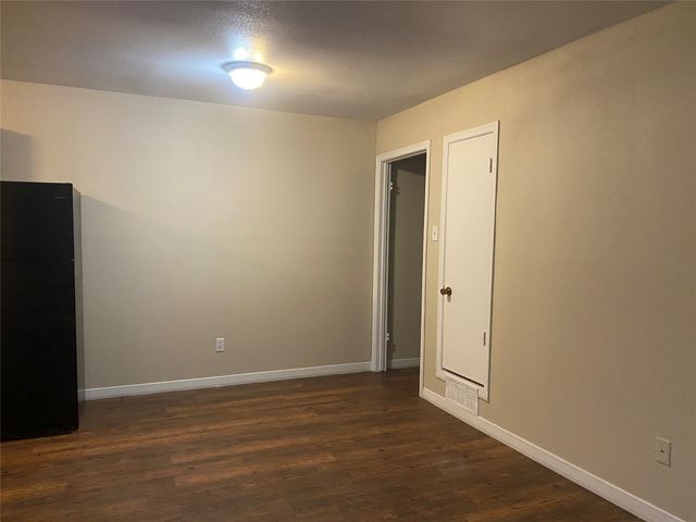 619 Arbor Lane, Lancaster, TX 75134