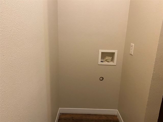 619 Arbor Lane, Lancaster, TX 75134