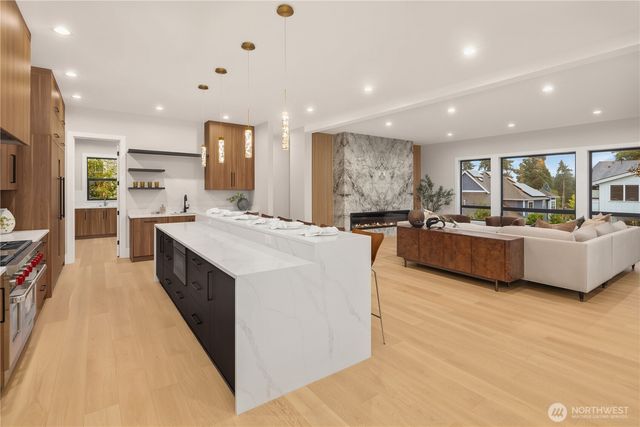 1630 104th Avenue SE, Bellevue, WA 98004