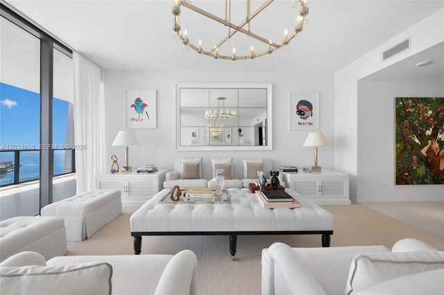 1000 Biscayne Boulevard 3701, Miami, FL 33132