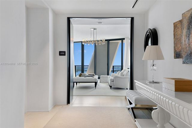 1000 Biscayne Boulevard 3701, Miami, FL 33132
