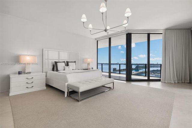 1000 Biscayne Boulevard 3701, Miami, FL 33132