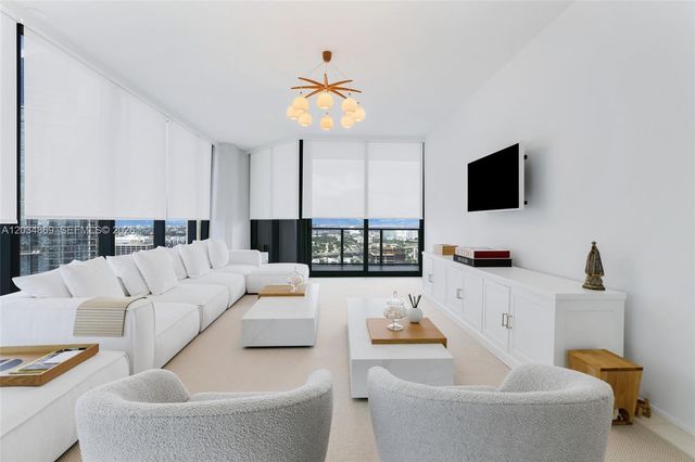 1000 Biscayne Boulevard 3701, Miami, FL 33132