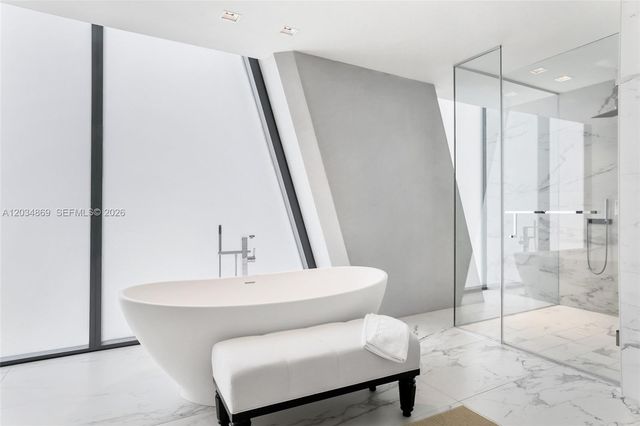 1000 Biscayne Boulevard 3701, Miami, FL 33132
