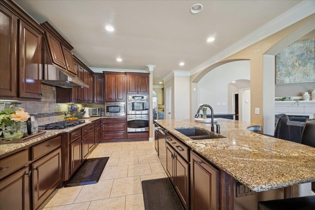 410 Mcallister Avenue, Sugar Land, TX 77479