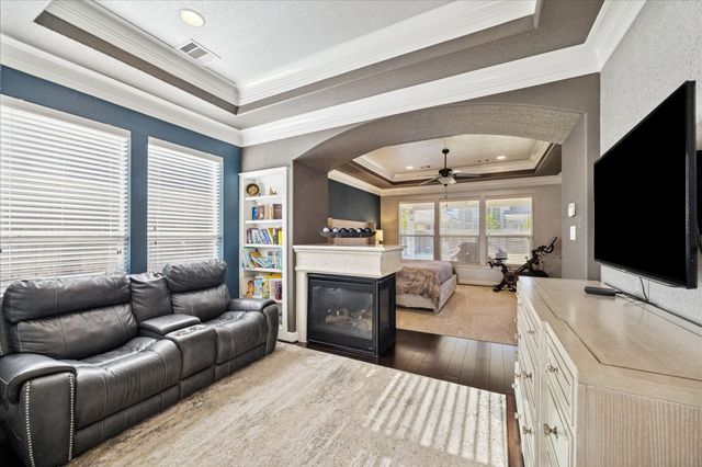 410 Mcallister Avenue, Sugar Land, TX 77479