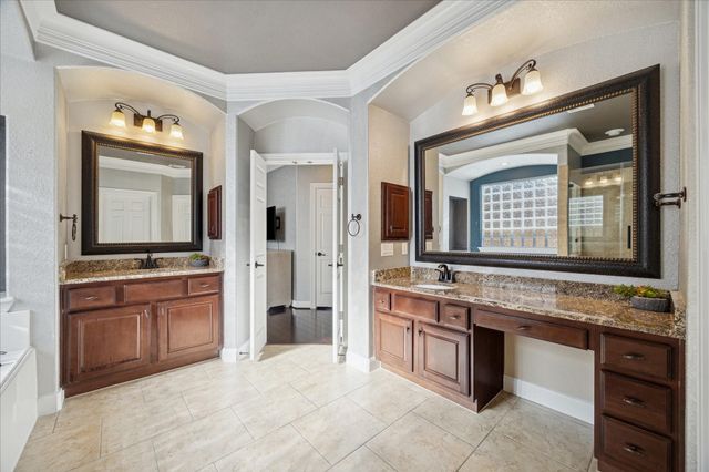 410 Mcallister Avenue, Sugar Land, TX 77479