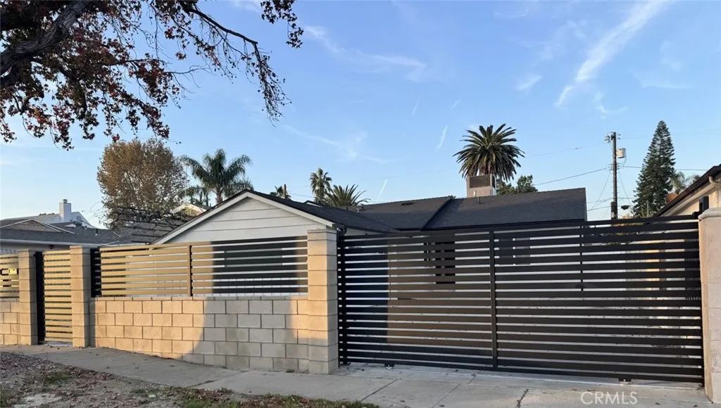 14727 Leadwell, Van Nuys, CA 91405
