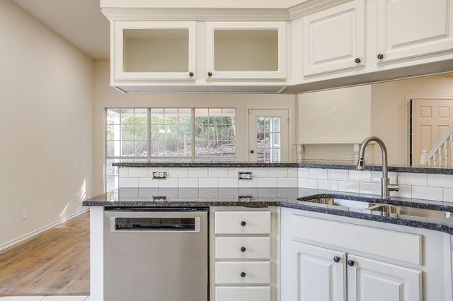 1502 Shadow Run, Weatherford, TX 76086