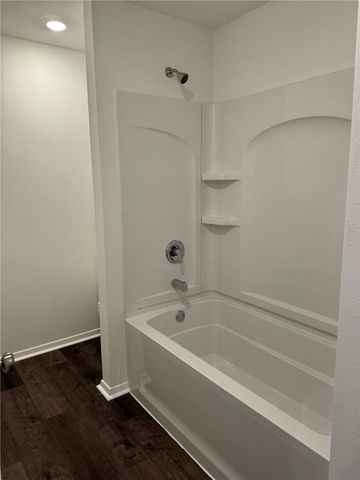 404 B W Cloud Drive, Siloam Springs, AR 72761