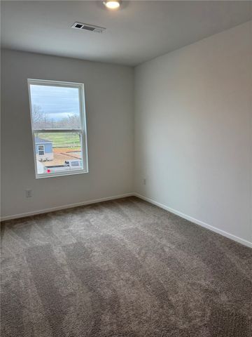 404 B W Cloud Drive, Siloam Springs, AR 72761