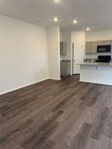 404 B W Cloud Drive, Siloam Springs, AR 72761