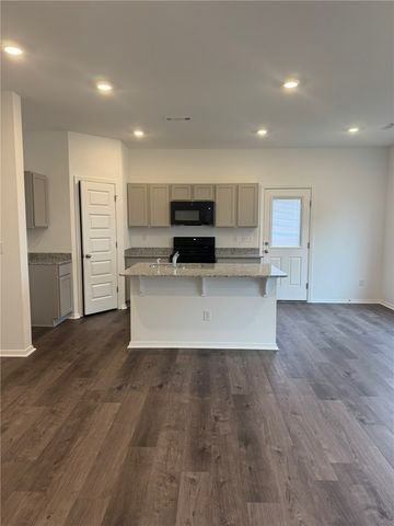 404 B W Cloud Drive, Siloam Springs, AR 72761