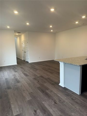 404 B W Cloud Drive, Siloam Springs, AR 72761